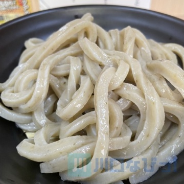 ごぼうを練りこんだ香り高いごぼううどん