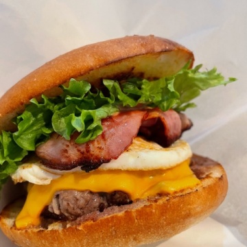 デラックスバーガー